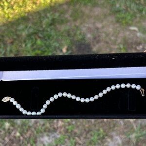 Elegant Pearl Bracelet with 14k Gold Clasp